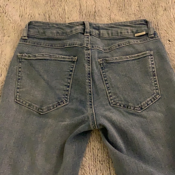 Sky and Sparrow Low Rise Ankle Fray Ripped Jeans - Size 1 - Picture 4 of 6